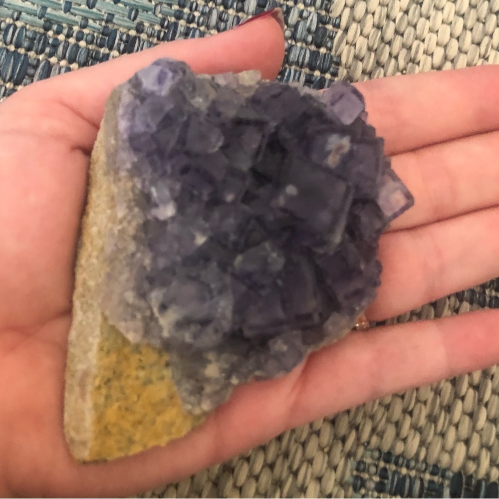 Stunning Purple Fluorite w/baby rainbows 🌈 - Picture 6 of 7